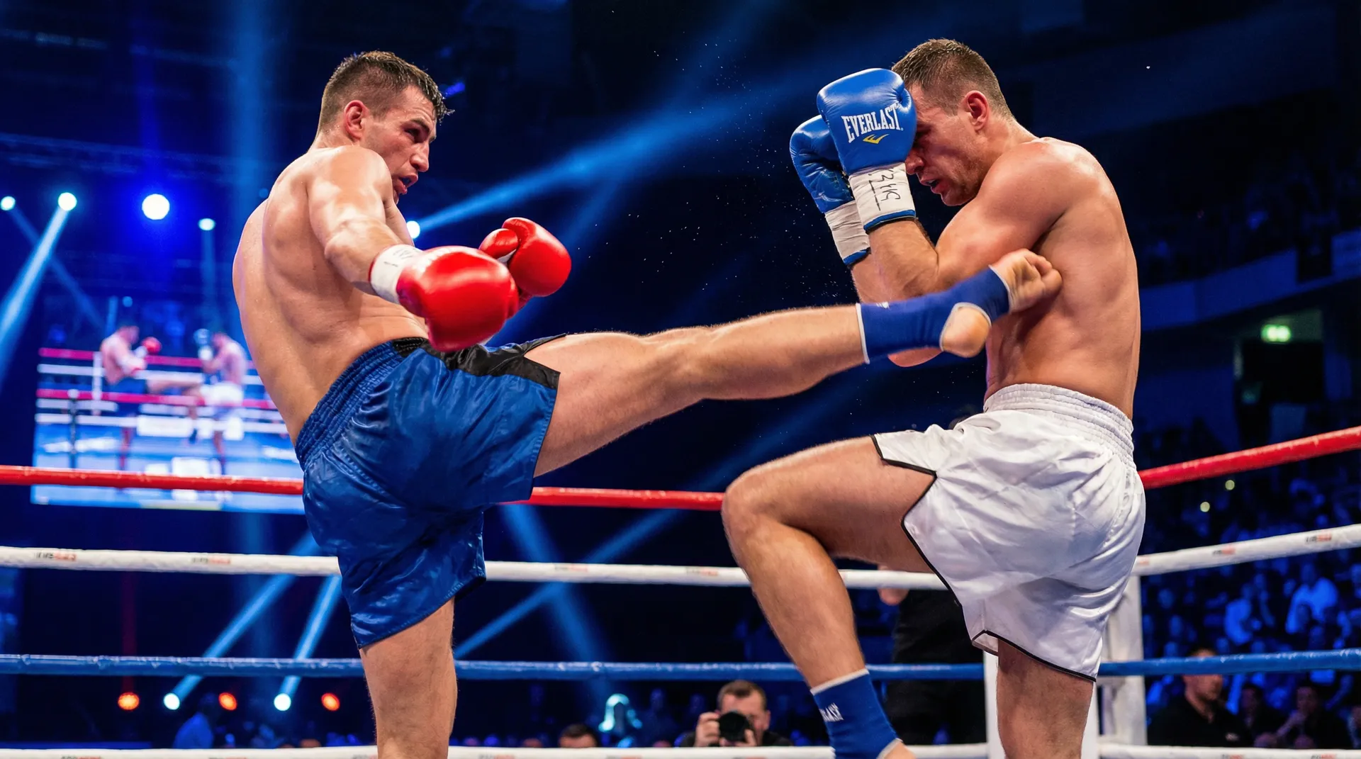 车震社区最新创作与精选视频 羽量级比赛高速踢击对攻
